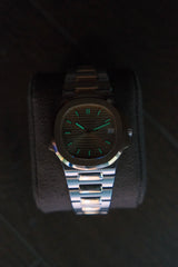 Patek Philippe 1991 Nautilus Champagne Dial on Bracelet